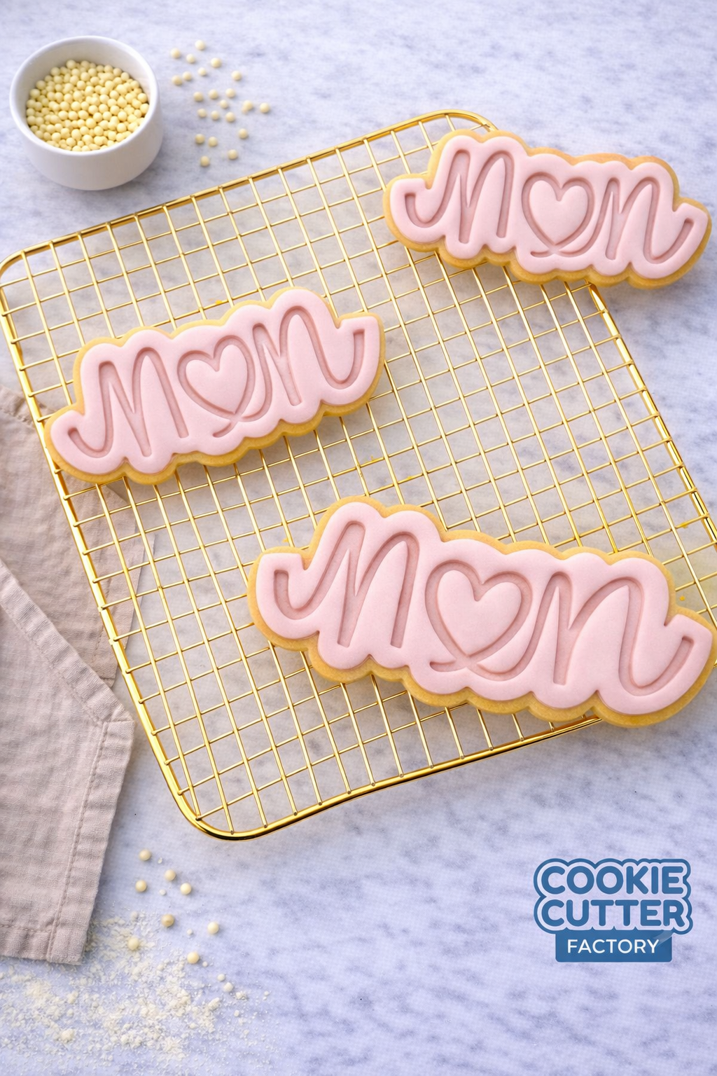 MUM Heart Calligraphy Cookie Cutter and Embosser Set – Mother's Day Collection
