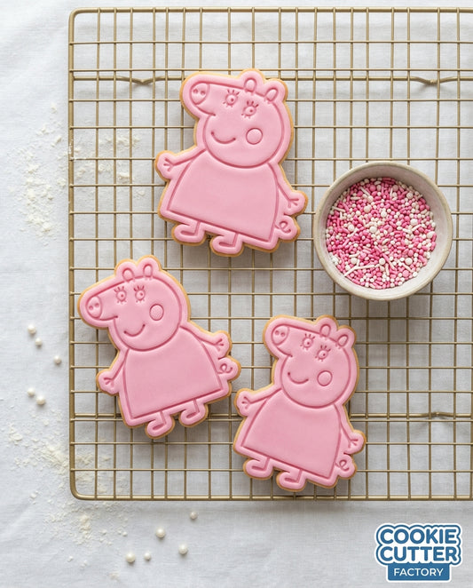 Gentle Pig Mother Cookie Cutter and Embosser Set – Cartoon Family Baking Tool