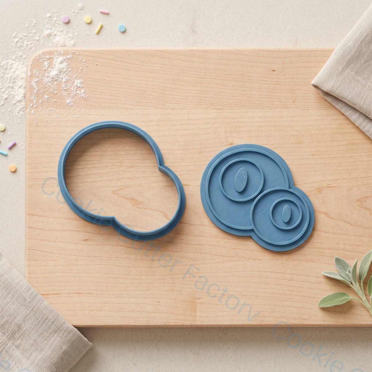 Cartoon Eyes Cookie Cutter and Embosser Stamp - Spooky Halloween Cookies | CCF_APPROVED_MEDIA_V1:2:e6d176175c3e60651d4558e6181606d2717cd7934e15056d3dc7ea376f6183ec