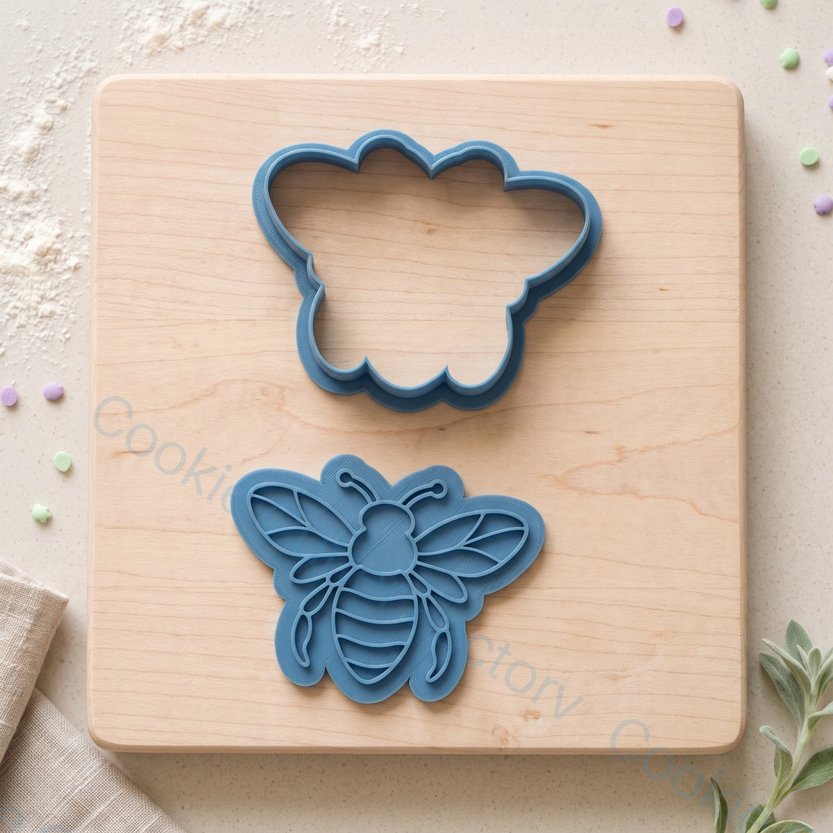 Bee Cookie Cutter and Embosser Stamp - Garden Party Biscuits | CCF_APPROVED_MEDIA_V1:2:5ca560057be554de2492ca05d661b074194549e3780759e8f99eaf059646e145