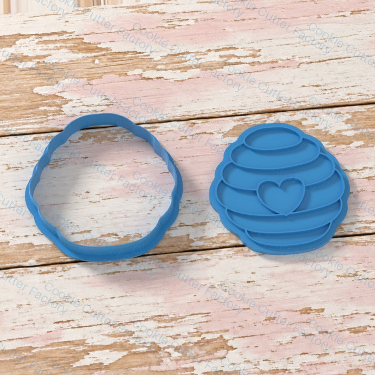 Bee Hive Cookie Cutter and Stamp Embosser - 8cm x 7.5cm | CCF_APPROVED_MEDIA_V1:2:2d94f2931693188d22b4d79dc2785a57a53d7a1a2445d3d54eb6a694a8750f5e
