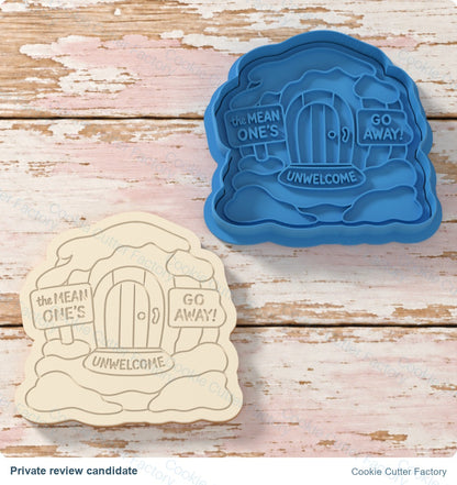 The Mean One’s Cave Door Christmas Cookie Cutter & Embosser | CCF_APPROVED_MEDIA_V1:1:4ae6c4810a4942d29d55c374373a75c3a95e7d876964b0c759411c5b6bf48181